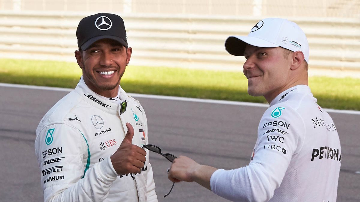 Materiały prasowe / Mercedes / Na zdjęciu: Lewis Hamilton (po lewej) i Valtteri Bottas