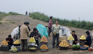 Korea Północna ukarała winnych. Jabłek na urodziny Kim Dzong Ila było za mało