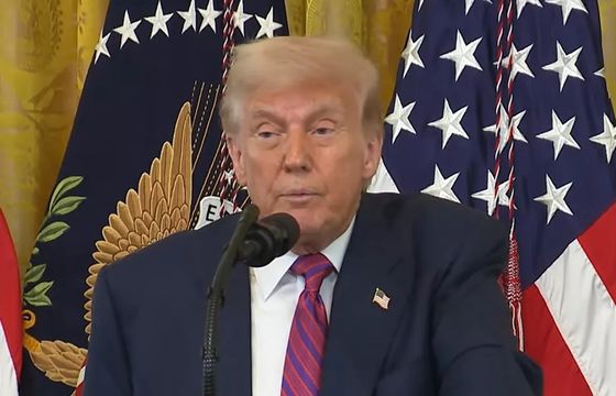 Czarna lista mediów według Trumpa. Publikuje ją Biały Dom