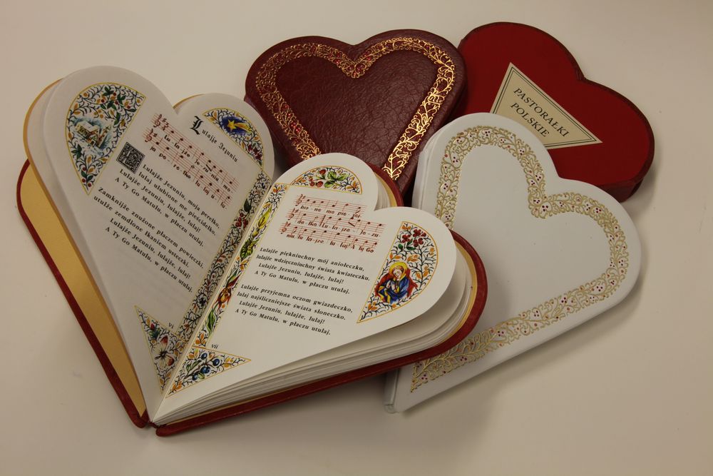 Książka laurka z pracowni Urszuli Kurtiak i Edwarda Leya