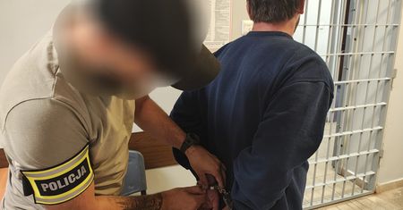 Brutalny atak w motelu. Zaatakował nożem swoją ofiarę