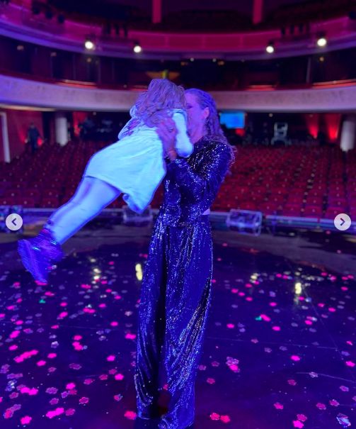 Michał Szpak na koncercie z okazji stulecia Disney'a