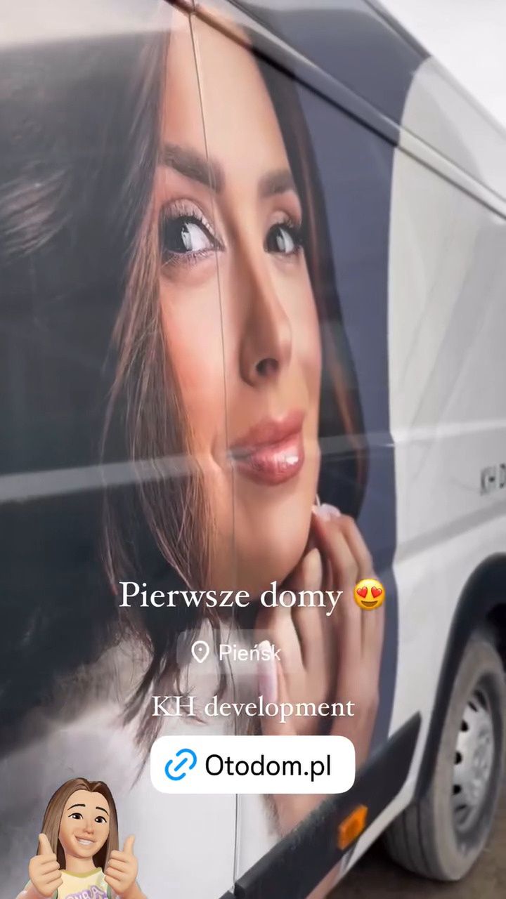 Samochód z wizerunkiem Klaudii Halejcio