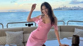 Jedni nazywają ją "królową śniegu", inni "zdrajczynią". Znów zrobiła furorę