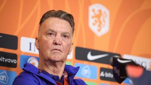 Louis van Gaal nie przestaje zaskakiwać. Jego przyszłość nie jest przesądzona?