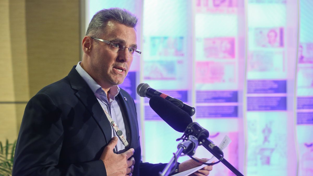 Piotr WoyciechowskiRafa� Guzartyku�, artyku�y prasowe, briefing, konferencja, newsweek polska, nieprawdziwe doniesienia, Piotr Woyciechowski, BINARY<(39) bytes>, PWPW, Ringier Axel Springer, biznes, ekonomia