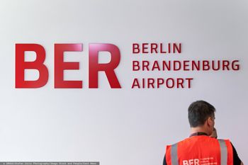 Okęcie prześcignie lotnisko w Berlinie? Nowe dane