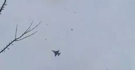 Scena jak z filmu "Top Gun". Ukraiński F-16 kontra rosyjski Shahed