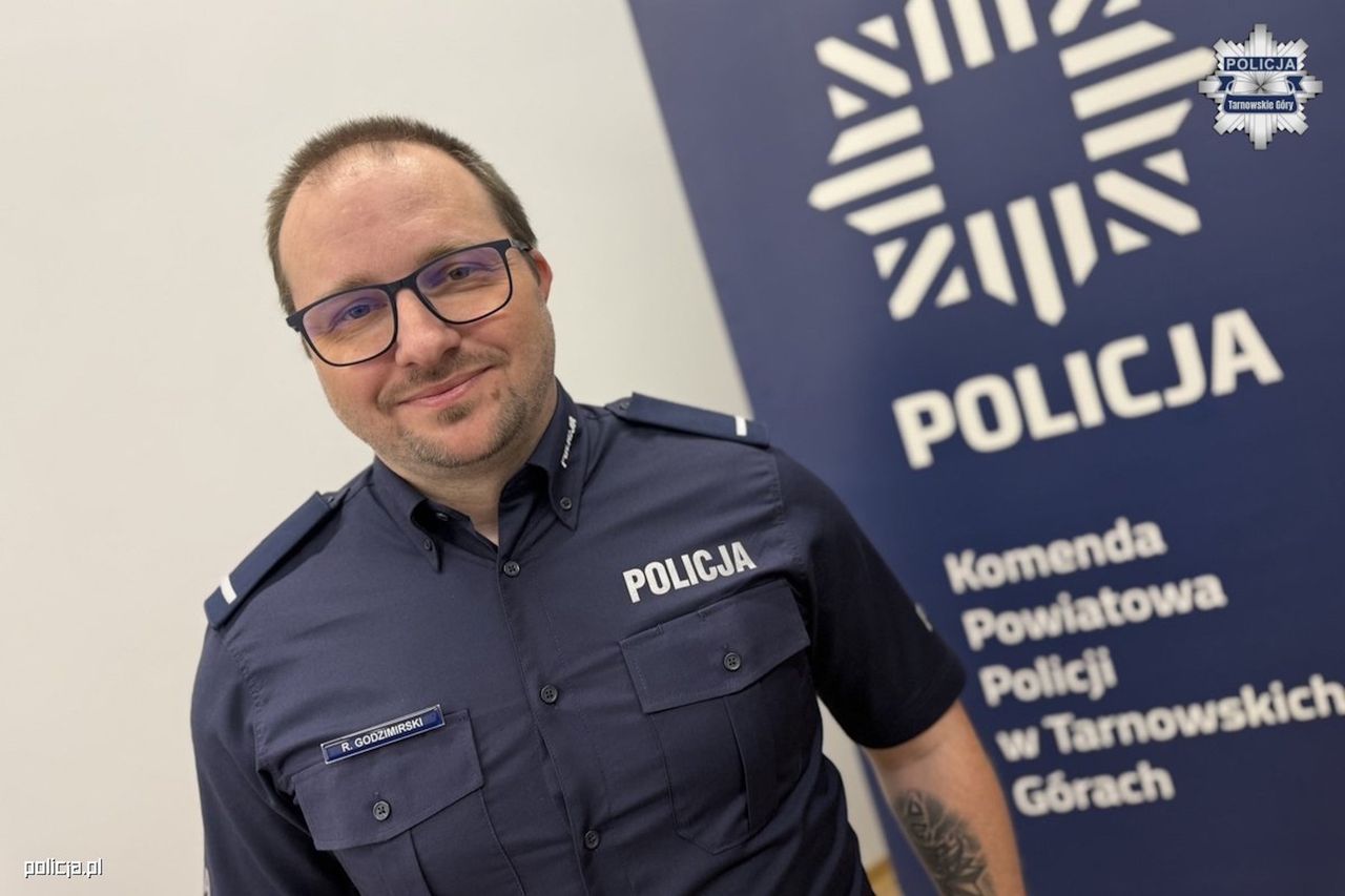 Niepełnosprawny 8-latek wskoczył do basenu. Błyskawiczna reakcja policjanta