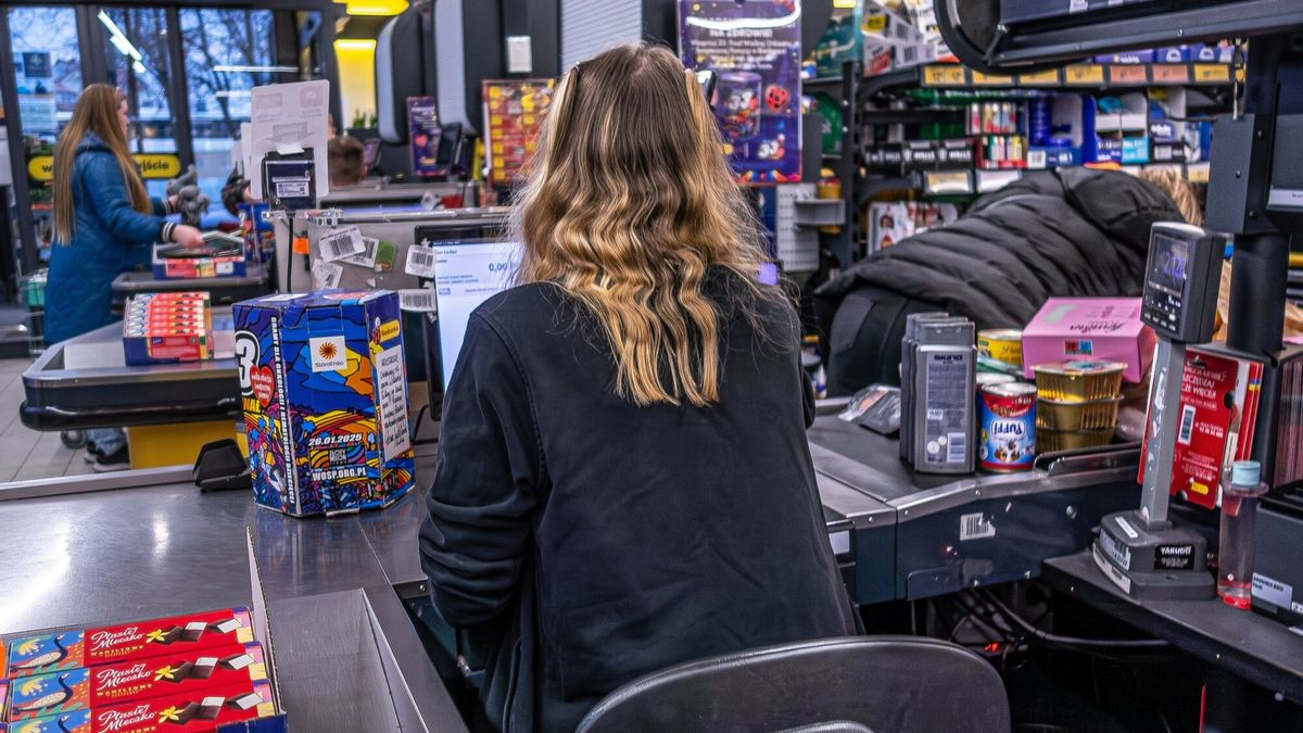 Reporter archiwum 2025 01
18.01.2025 Piecki, woj. warminsko-mazurskie. Zakupy w supermarkecie sieci "Biedronka" (zdj. ilustracyjne). fot. Eryk Stawinski/REPORTER
Eryk Stawinski/REPORTER