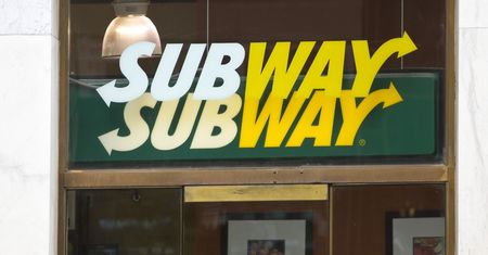 Tylko 50 procent kurczaka w kurczaku? Subway odpowiada na mocne oskarżenia