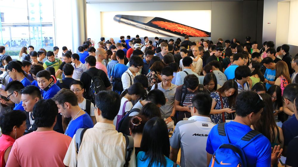 #wSkrócie: BlackBerry Priv oficjalnie potwierdzony oraz kolejki po iPhone'a 6s 1