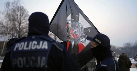 Z flagami na Jasną Górę. Rodaków Kamratów zatrzymały służby