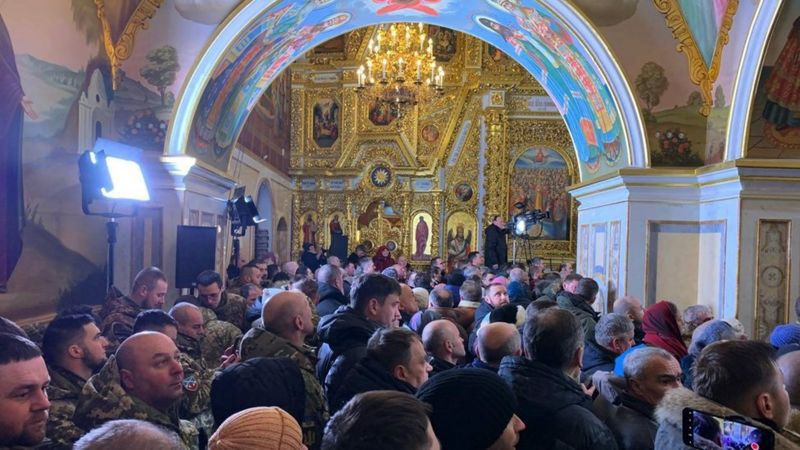 У Києво-Печерській лаврі відбувається різдвяна служба митрополита Епіфанія