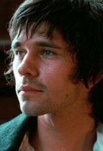 Ben Whishaw oferuje gadżety Bondowi