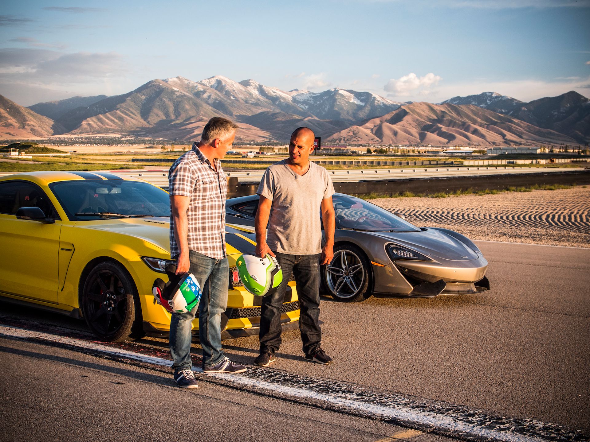 Chris Harris na planie nowego sezonu programu Top Gear