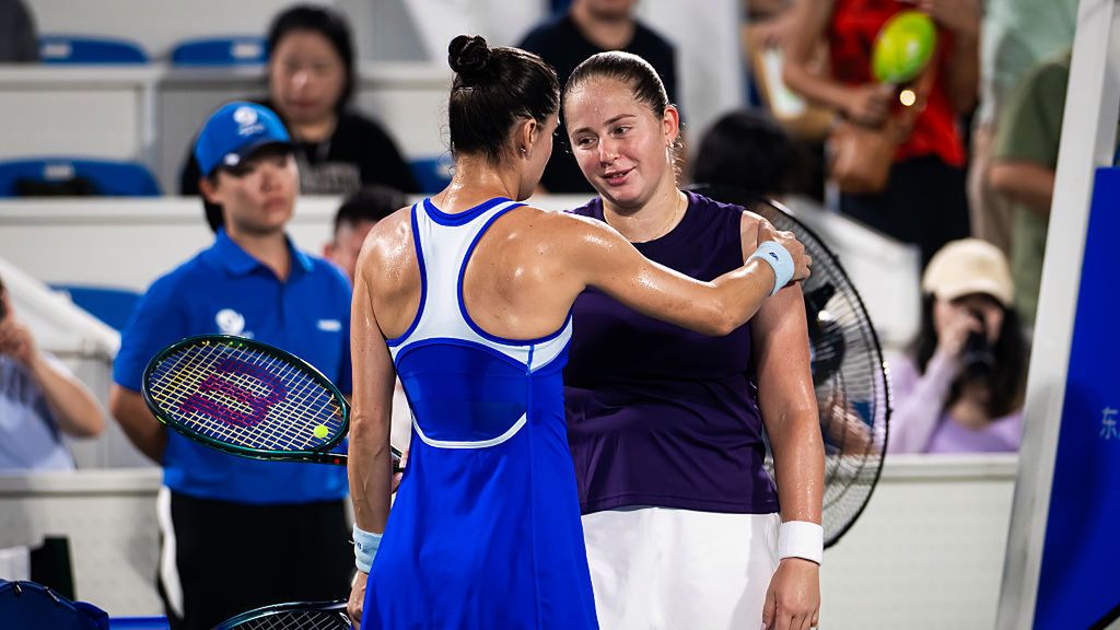 Getty Images / Robert Prange / Jelena Ostapenko w meczu z Soraną Cirsteą w WTA 1000 Wuhan