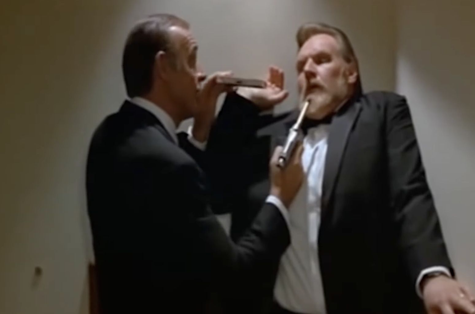 Screen z filmu o Jamesie Bondzie "Nigdy nie mów nigdy"