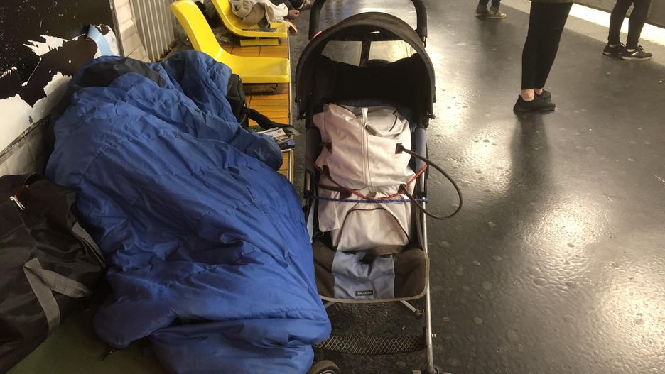 Niemcy wsiedli do pociągu. Dziecko zostało na peronie