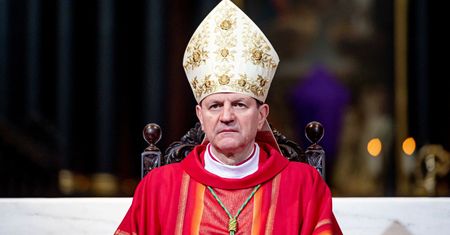 Powiedział, co robił kobietom. Abp tłumaczy księdza z wykorzystywania