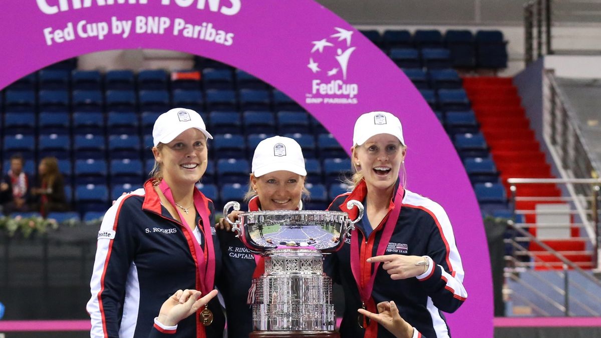 amerykańskie tenisistki cieszą się ze zwycięstwa w Pucharze Federacji 2017