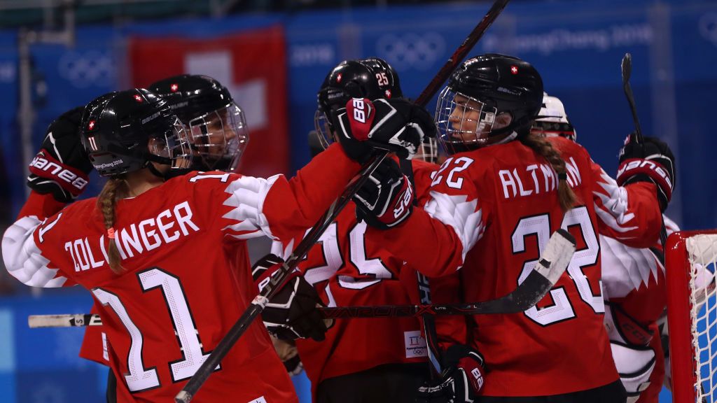 Getty Images / Ronald Martinez / Na zdjęciu: Szwajcarki cieszą się ze zwycięstwa