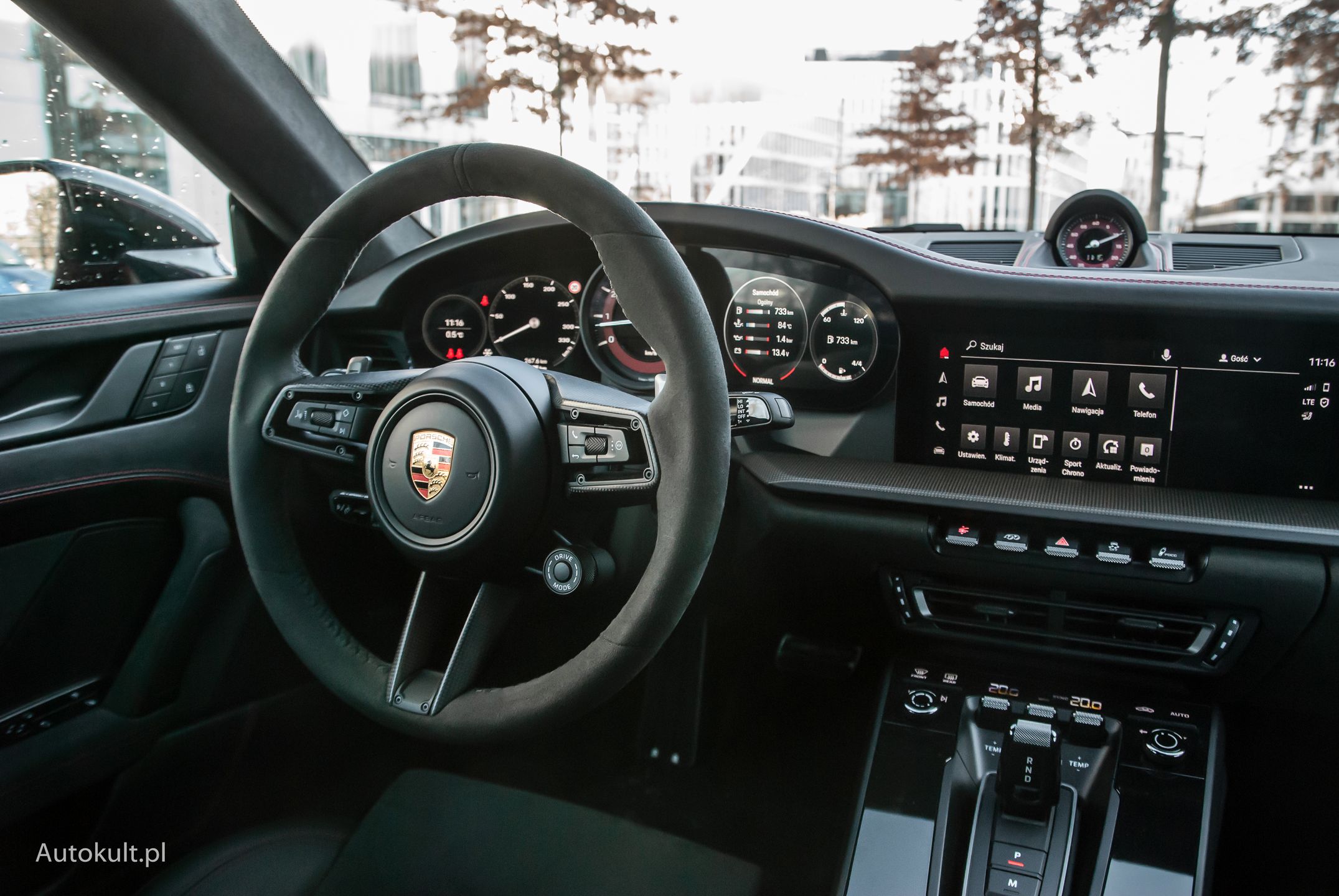 Porsche 911 GTS (992) - wnętrze
