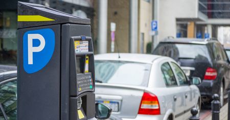 Opłata za parking przy Biedronce lub Lidlu. Kiedy można się odwołać?