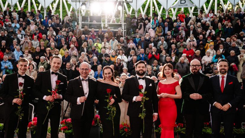 Daniel Domarecki, Adam Walasek, Mieczysław Smyda, Adriana Ferfecka, Nazarii Kachala, Gabriela Kuc-Stefaniuk, Robert Kamyk i Michał Litwiniuk © Miasto Biała Podlaska