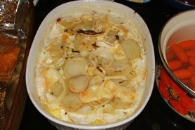 Zapiekanka z ziemniakami - zapiekanka z ziemniakami i pieczarkami, zapiekanka z ziemniakami i mięsem