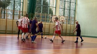 Opatów: Walking Futbol podbił miasto. Turniej pełen sportowych emocji i dobrej energii. Zobacz zdjęcia