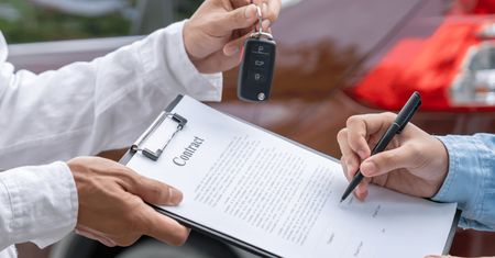 Jaki leasing wybrać w 2026 roku? Operacyjny czy finansowy?