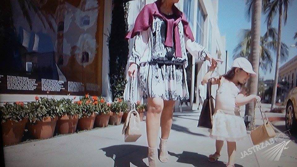 Bohaterka "Żon Hollywood" Helena Król-Kolodziey z wnuczką Audrey. Obie mają torebki Chanel