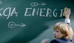 „Lekcja energi(i)” na piątkę reklamuje Grupę Energa (wideo)