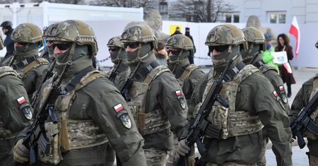 Przeciętne wojskowe emerytury dwa razy wyższe niż te z ZUS. Komu przysługują?