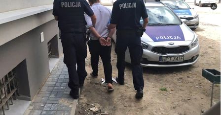Makabra na Mazurach. Torturował i zabił kuzyna. Zwłoki ciągnął na haku