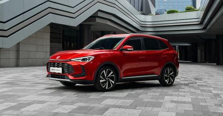 MG mocno przecenia auta spalinowe. MG ZS taniej o 13 tys. zł