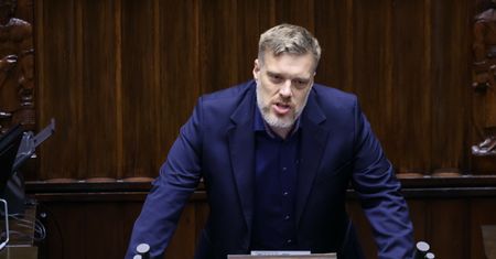 "Tusk się myli". Zandberg oburzony propozycją rządu