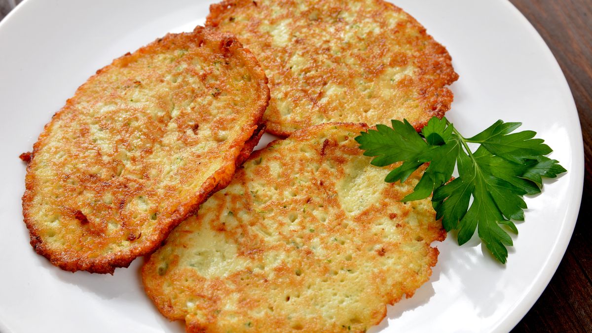 Sposób na placki ziemniaczane, by nie wpijały zbyt dużo tłuszczu