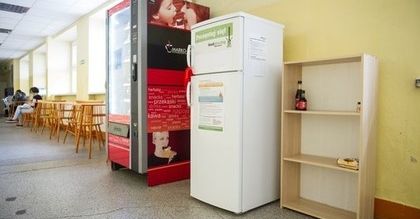 Jadłodzielnie w Warszawie coraz popularniejsze. Jedzenie dostaniesz w nich za darmo