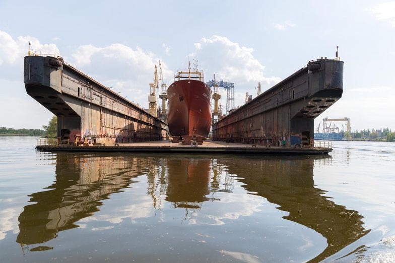 Komisja obawia się, że pomoc zaszkodziłaby stoczniom w UE, które nie kwalifikują się do wsparcia w ramach polskiego systemu podatkowego