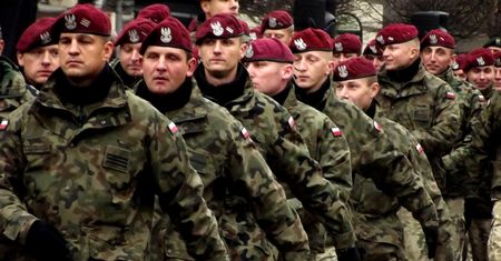 Podwyżki dla żołnierzy. O ile więcej wojskowi dostaną w 2017 roku?