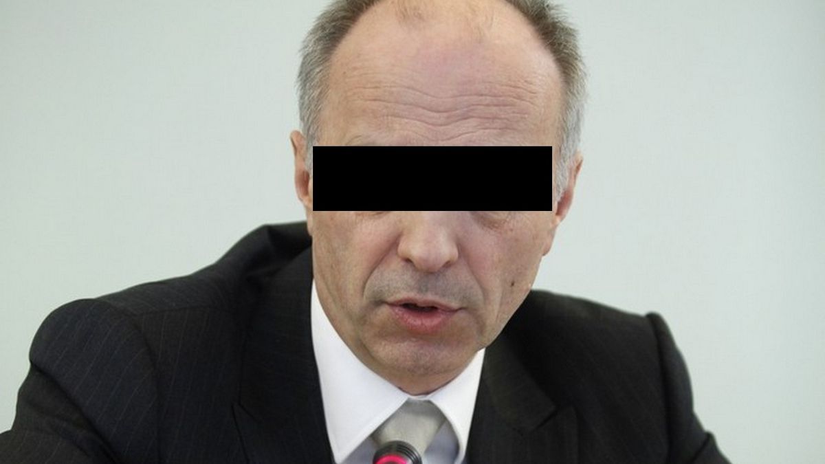 Andrzej J. był przewodniczącym KNF w latach 2011-2016. Zarzuca się mu niedopełnienie obowiązków.