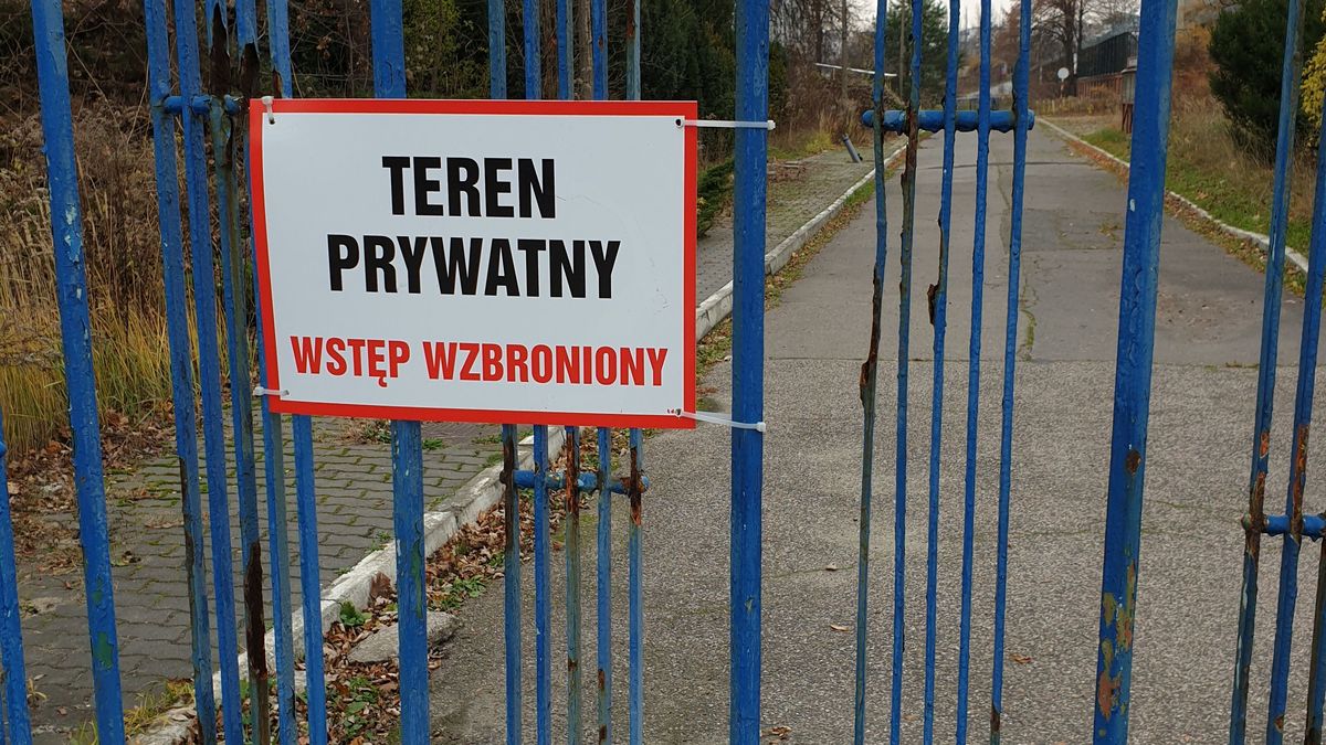 Zdjęcie okładkowe artykułu: Materiały prasowe / WTS Warszawa / Na zdjęciu: ogrodzenie stadionu Gwardii