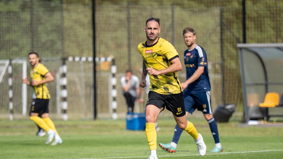 Rafael Lopes plays during the game between Wieczysta Krakow and KKS Kalisz in Krakow, Poland, on June 12, 2025, in a Betclic 2 Liga, Polish football second league match at Wieczysta Stadium. (Photo by Marcin Golba/NurPhoto via Getty Images)