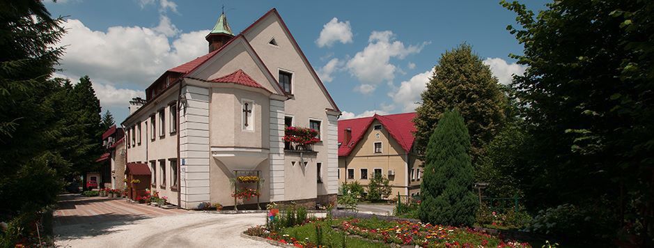 Koronawirus. Piszkowice największym ogniskiem COVID-19 na Dolnym Śląsku. Oświadczenie kurii biskupiej