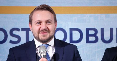 Duże wpłaty na PiS. Natychmiastowa kontra wiceministra