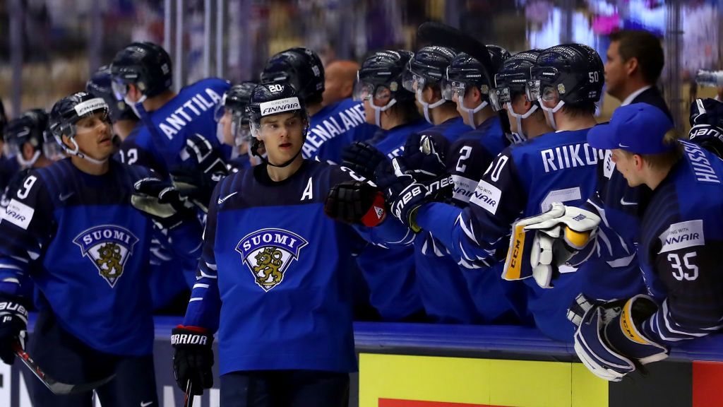 Zdjęcie okładkowe artykułu: Getty Images / Martin Rose / Na zdjęciu: Sebastian Aho cieszy się z bramki