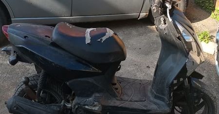 Pijany wywrócił się na motorowerze. Wiózł pięciolatkę bez kasku