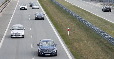 O czym warto pamiętać przed wyjazdem. Zasada dwóch sekund to podstawa